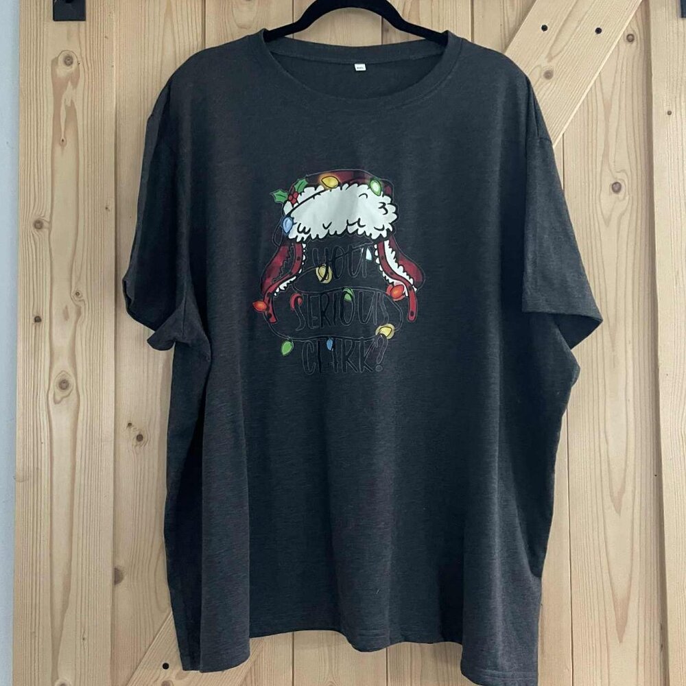5/$20 LIKE NEW 22 Women's You Serious Clark? Christmas Tee